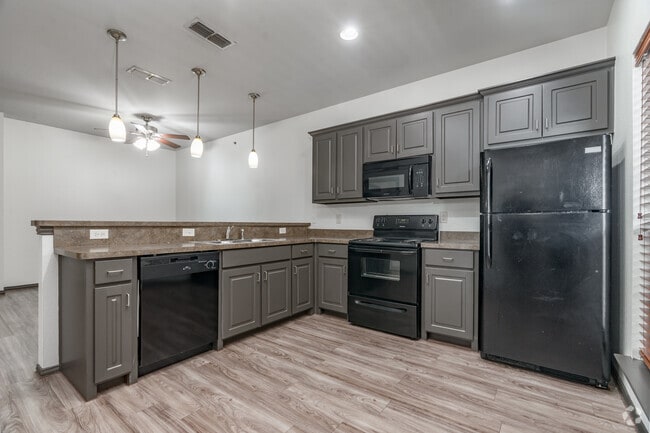 1BR, 1BA - 600SF - Kitchen - The Talon Apartments