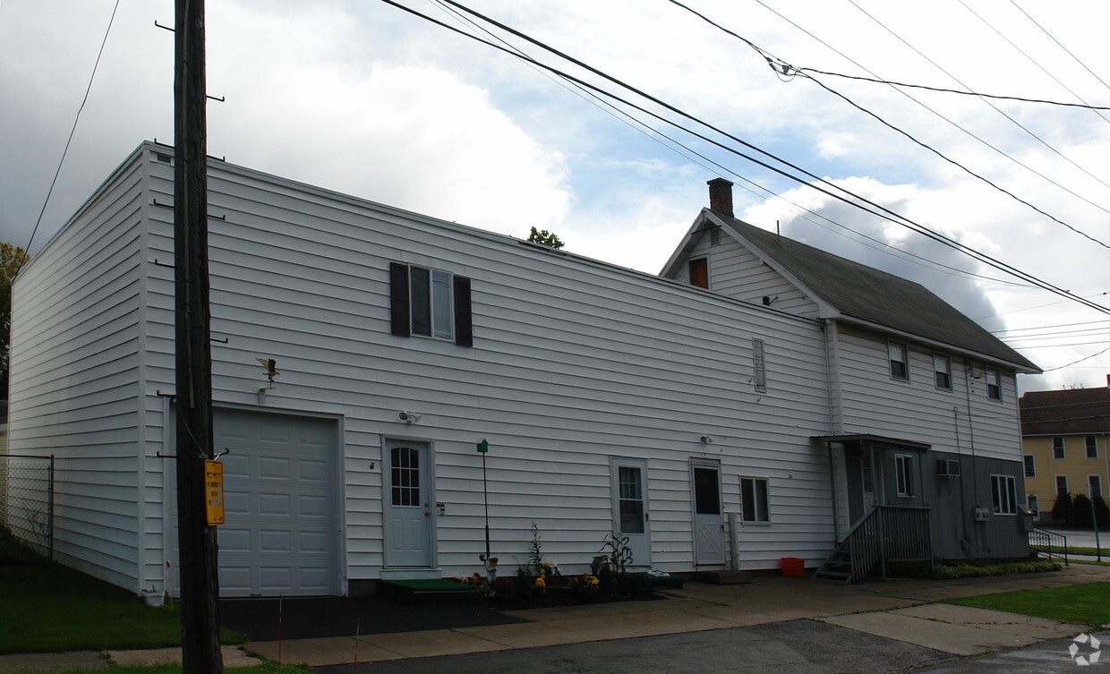 Building Photo - 601-603 James St
