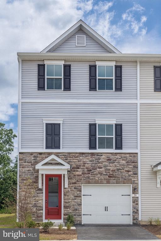 Foto principal - 73 Basswood St