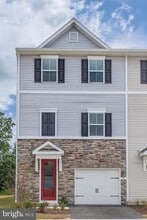 Building Photo - 73 Basswood St