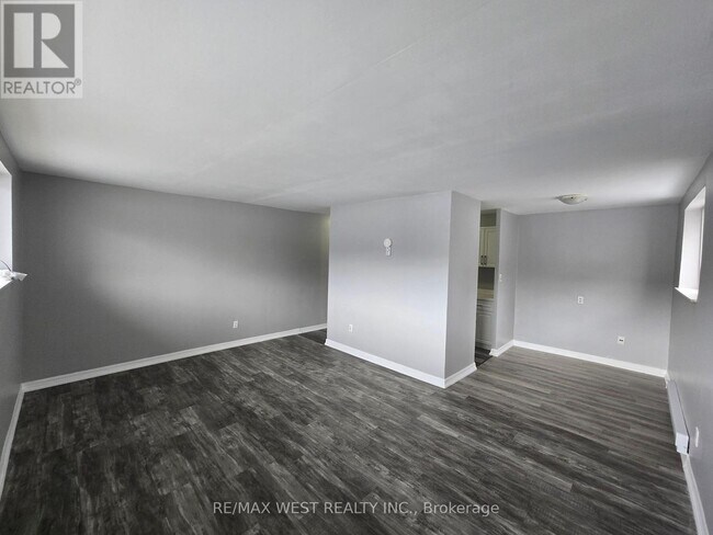 Photo du bâtiment - 80 William St W