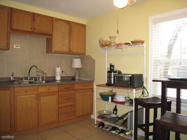 Building Photo - 4 br, 2 bath House - 1678 Hess Blvd