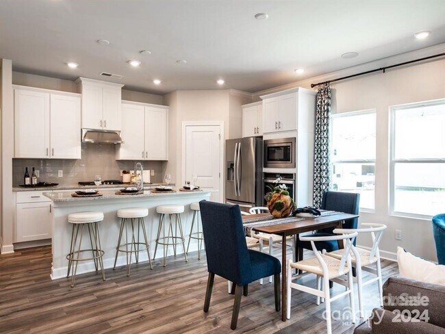 Foto del edificio - 112 Cedar Knoll Cir