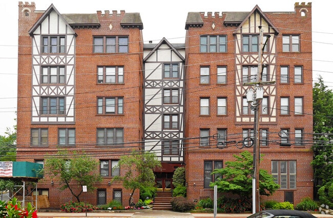 Building Photo - 109 Grand Ave