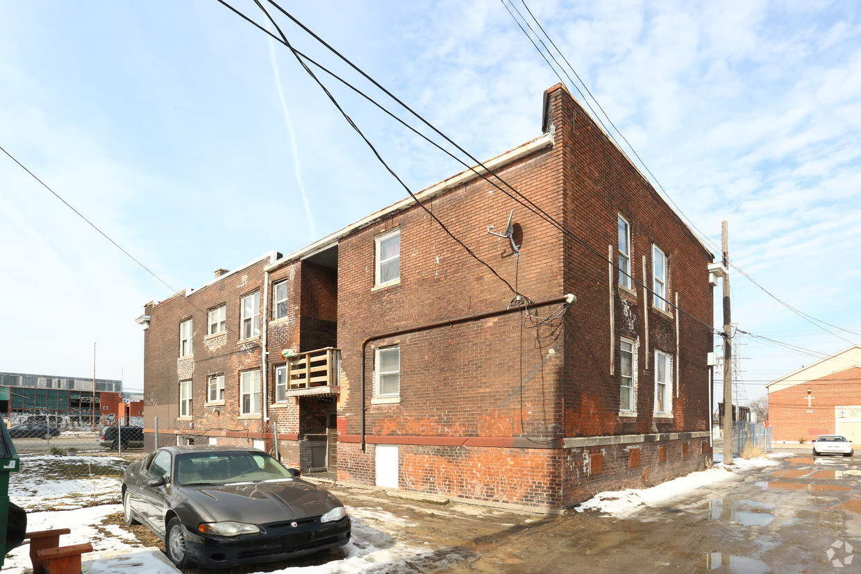 Foto del edificio - 2142 Livernois Ave