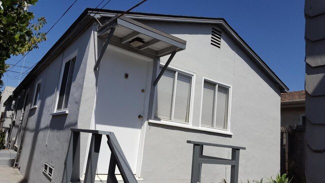 Building Photo - 5070 Santa Monica Ave