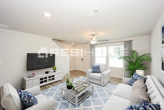 Building Photo - 465 Fairview Oak Pl