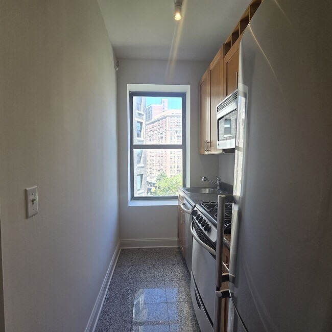 Foto del edificio - 248 W 105th St