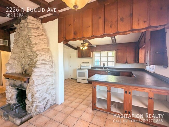 Building Photo - 2226 N Euclid Ave