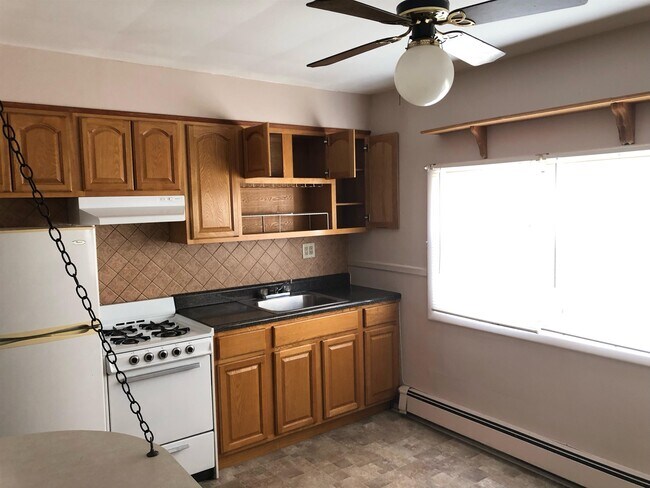 Building Photo - 136 W 53rd St