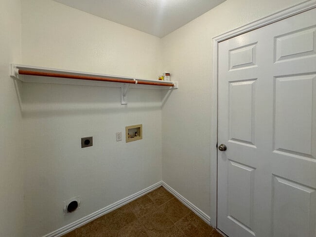 Building Photo - 44 Heron Dr