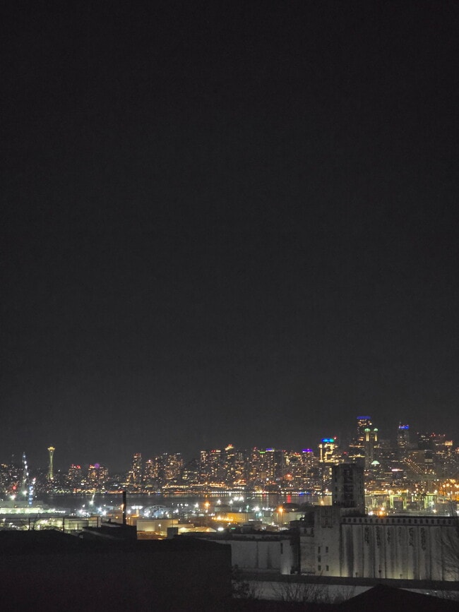 Foto del edificio - 2064 SW Charlestown St