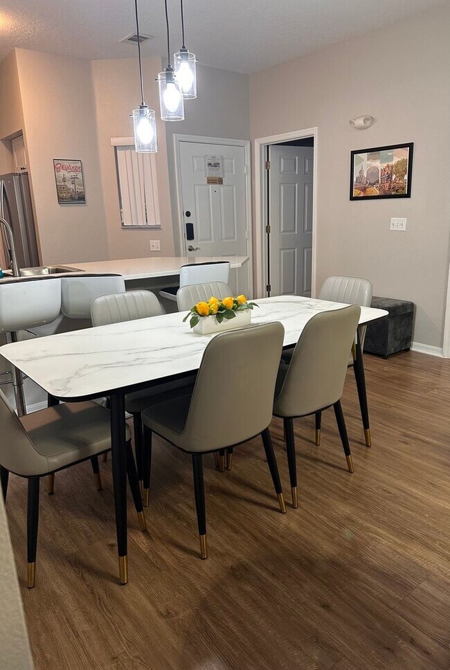 Foto del edificio - 8404 Crystal Cove Loop