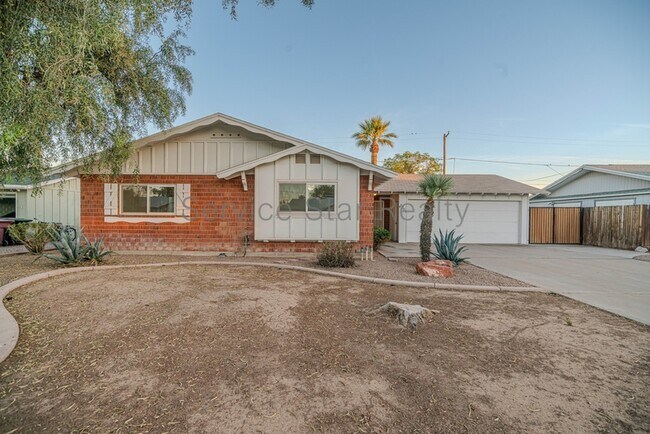 Foto del edificio - 8301 E Indianola Ave