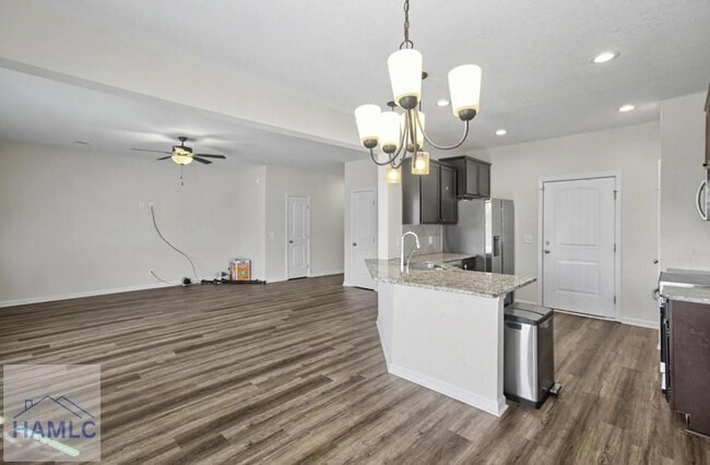 Foto del edificio - 121 Battalion Ln