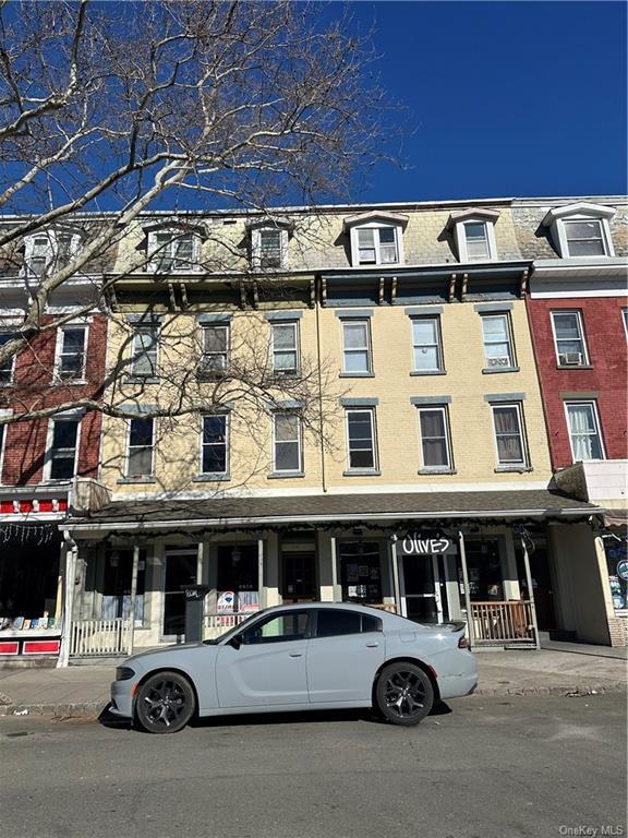 Building Photo - 118 Main St