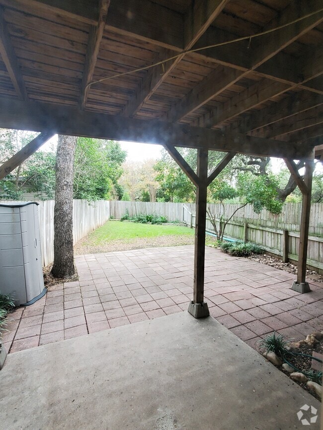 Bartons BluffSpyglass Apartments for Rent with a Yard Austin, TX 1