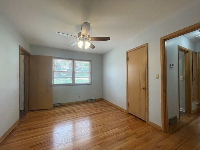 Foto del edificio - Home For Rent Bellevue.