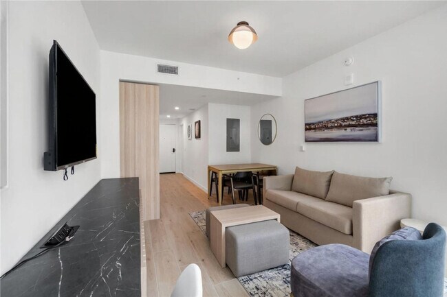 Foto del edificio - 225 N Miami Ave