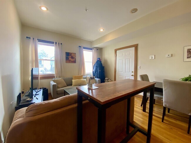 Foto del edificio - 359 Columbia St