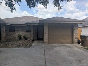 Building Photo - 2003 La Cantera St