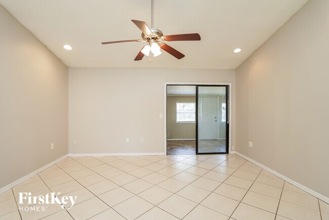 Foto del edificio - 2370 Pavilion Terrace