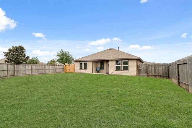 Foto del edificio - 6414 Clyde Arbor Dr