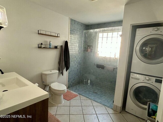 Foto del edificio - 1321 Pine Grove Ct
