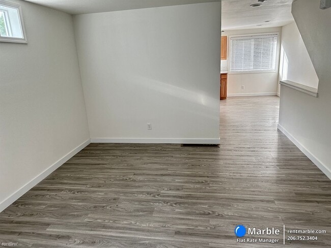 Building Photo - 2 br, 2 bath Townhome - 7441 4th Ave NE Apt A