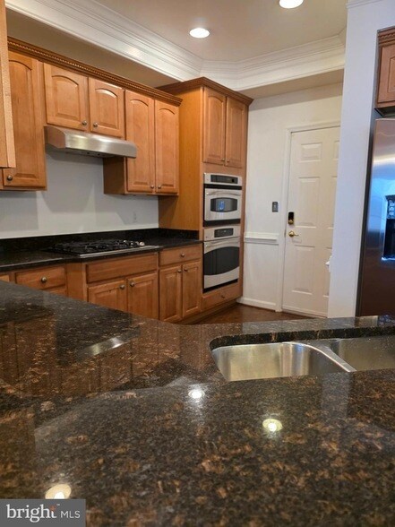 Foto del edificio - 3542 Huntley Manor Ln