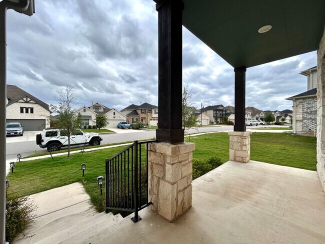 Foto del edificio - 208 Azalea Spgs Rd