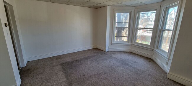 Building Photo - 220 S Madison St