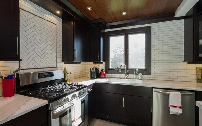 Building Photo - 1505 Little Bluestem Ct