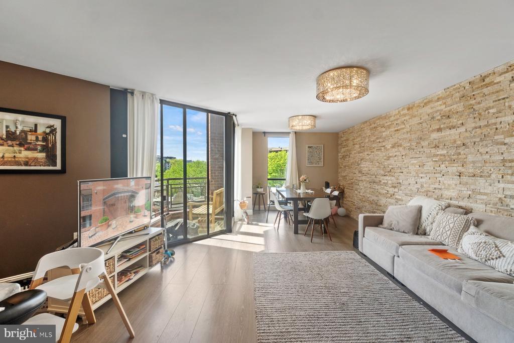 Foto principal - 1099 22nd St NW