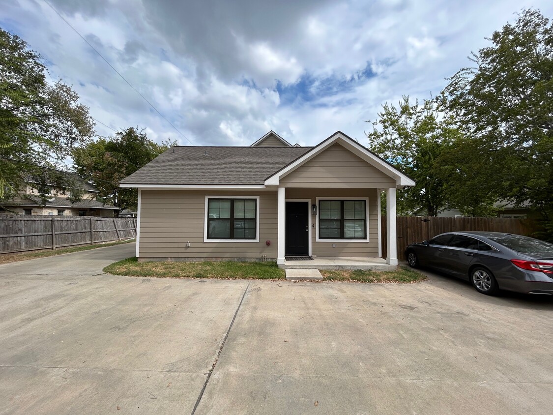Foto principal - 700 Highlands St