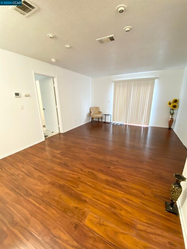 Foto del edificio - 222 Piedmont Ln