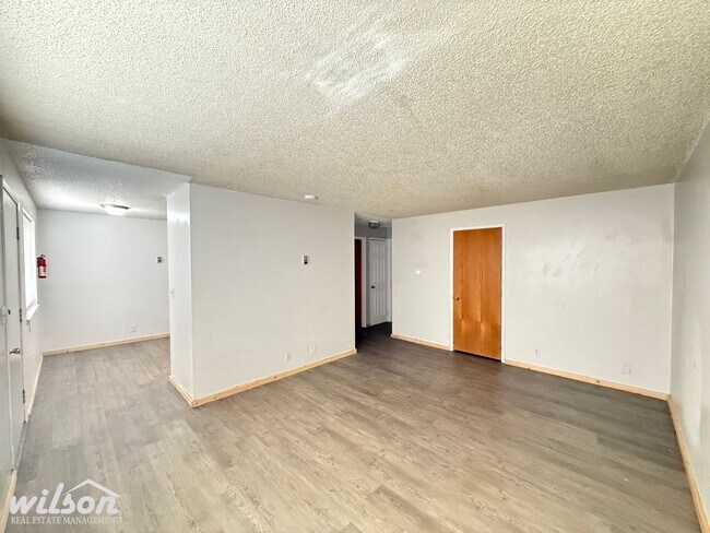 Foto del edificio - 1313 Cherry Ave