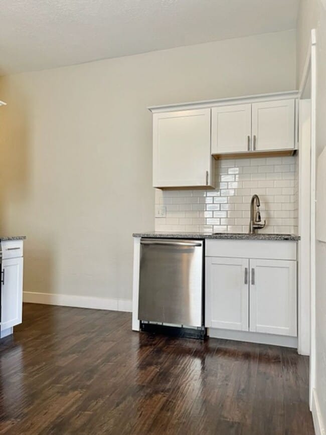 Building Photo - 576 N 400 W