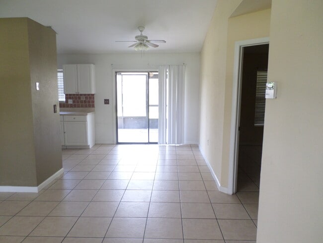 Building Photo - 658 Dromedary Ct