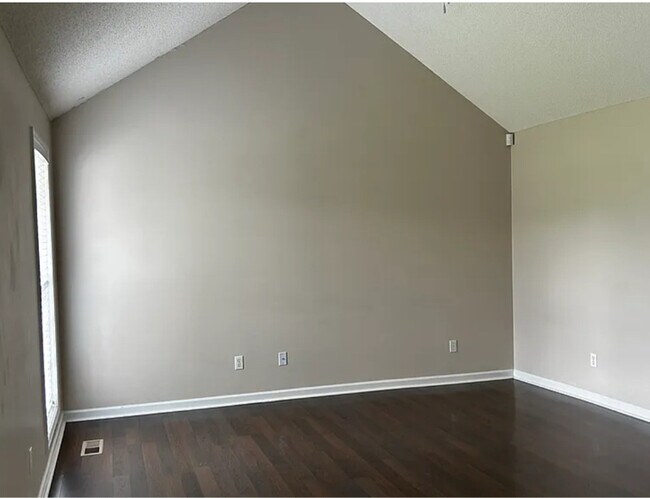Foto del edificio - 116 Bollweevil Ln