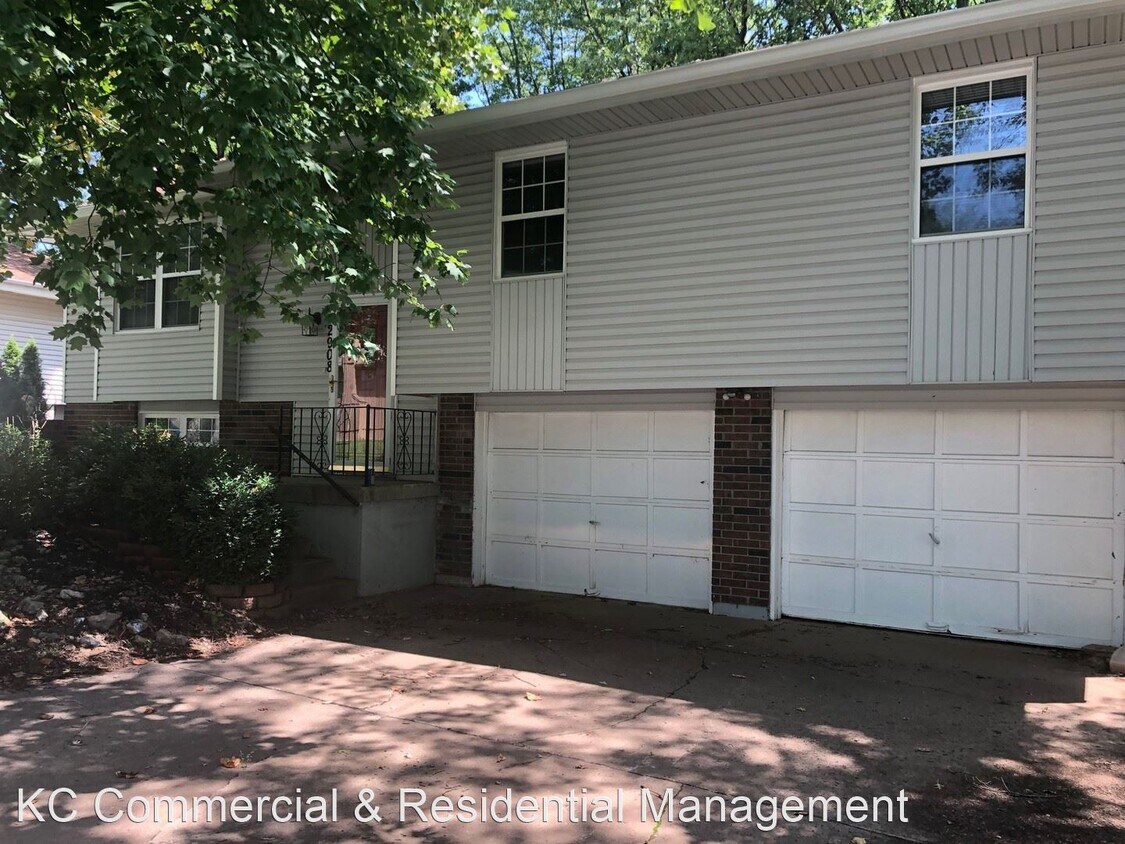 Foto principal - 3 br, 2 bath House - 2908 SE 1St St