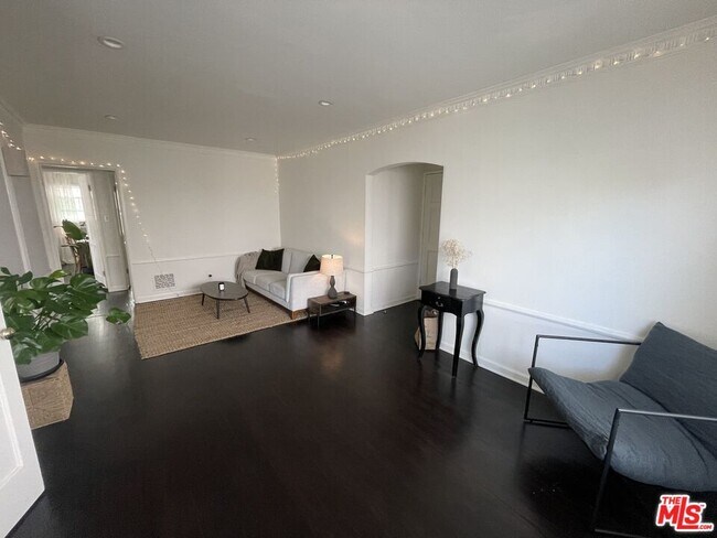 Foto del edificio - 9608 W Olympic Blvd