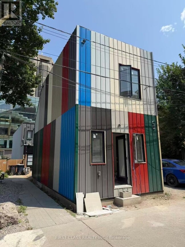 Building Photo - 356 Huron St
