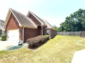 Building Photo - 6605 Rock Ledge Rd