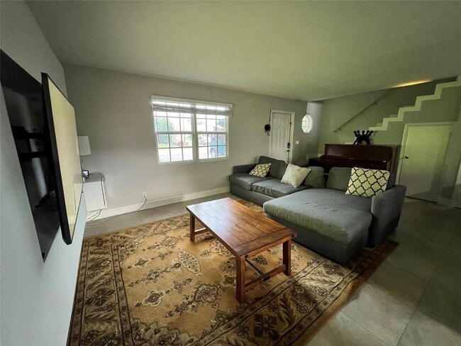 Foto del edificio - 1410 NE 56th Ct