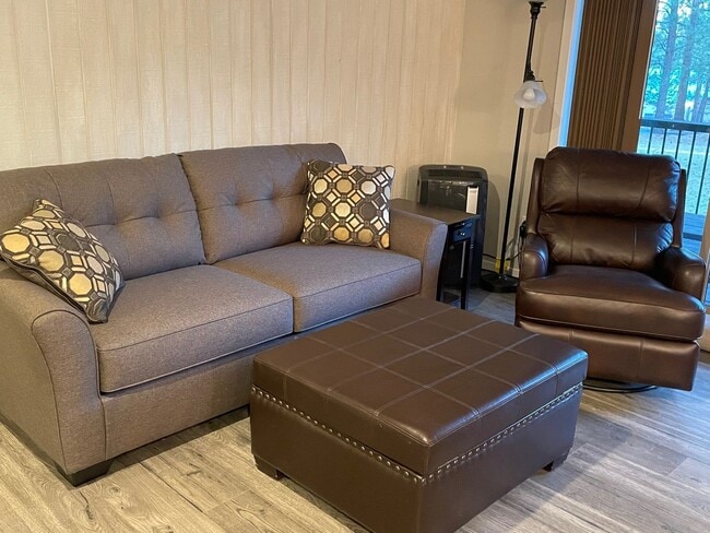 Foto del edificio - Fully Furnished 1 Bed 1 Bath NW Bend