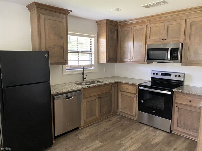 Foto del edificio - 3 br, 2 bath House - 104 Ogilsvie Street