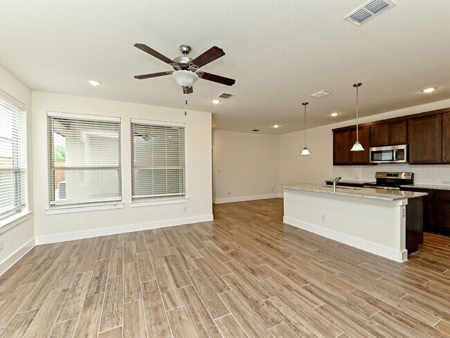 Foto del edificio - 432 Parkline Dr
