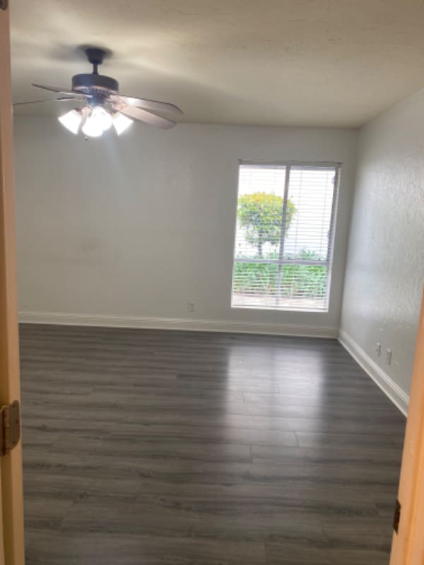 Building Photo - 355 W Sierra Ave