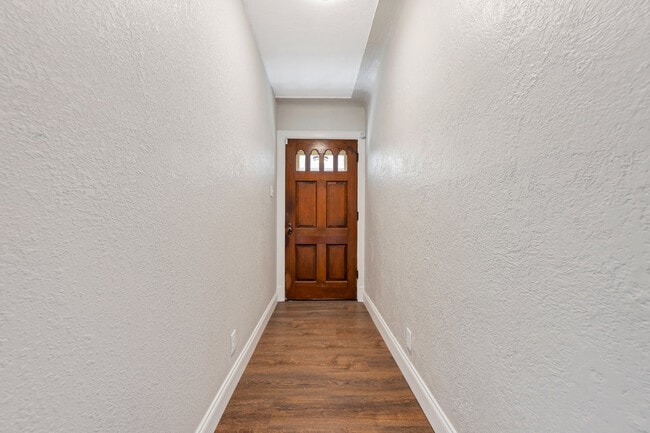 Building Photo - 10040 Toelle Ln